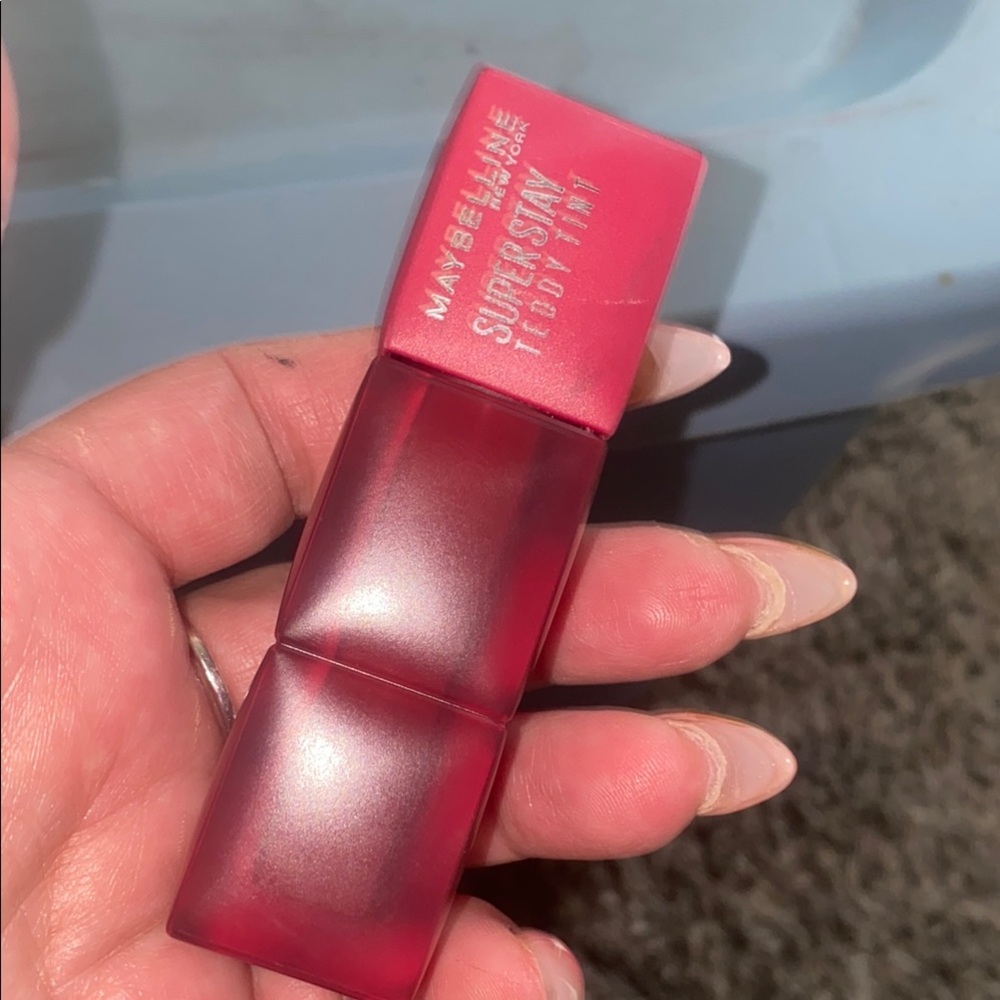 Maybelline Super Stay Lipstick - Deep Red - Picture 3 of 4